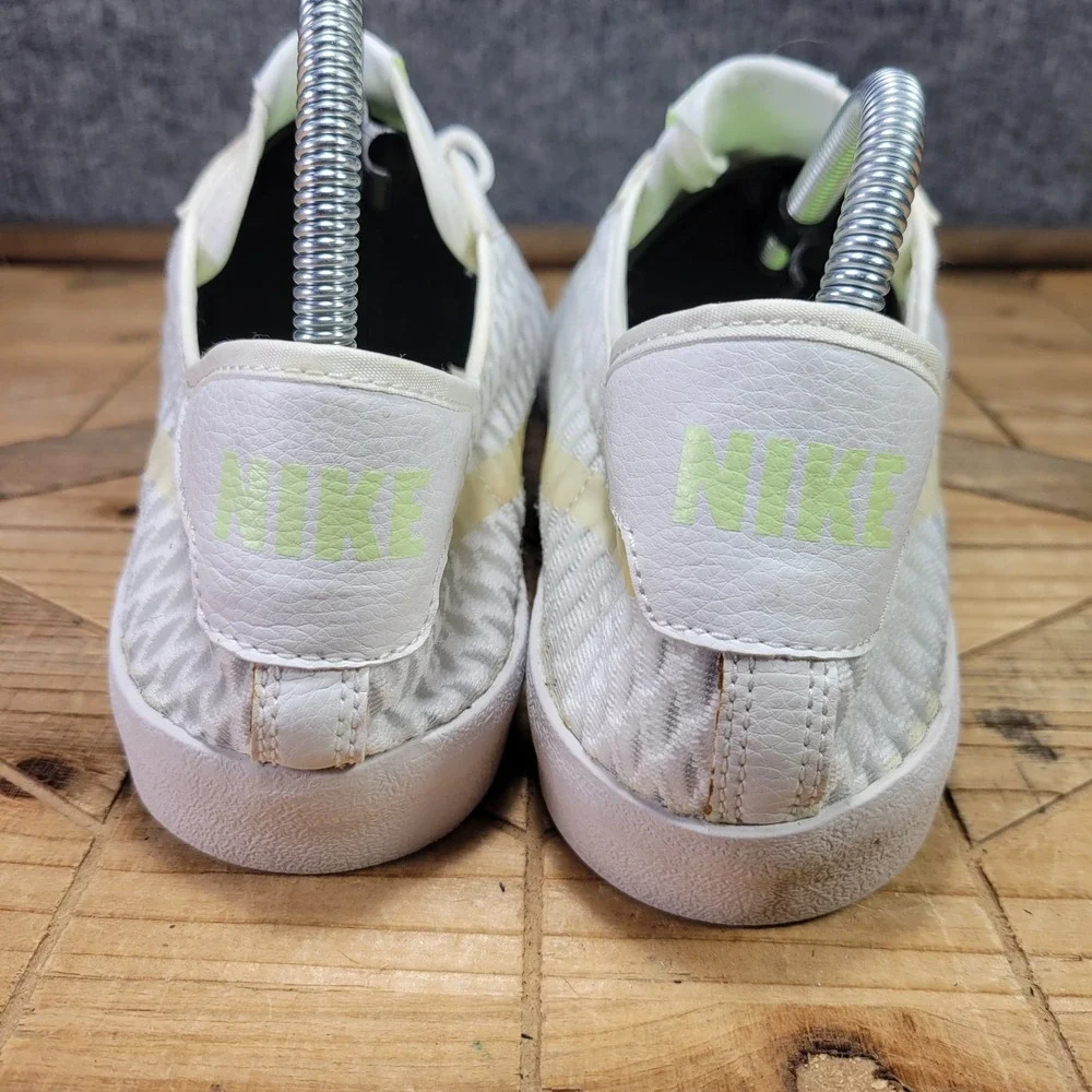 VTG Nike Tennis Classic AC 11.5 Mens Mesh Woven White‎ Gold 377812-113 Shoes